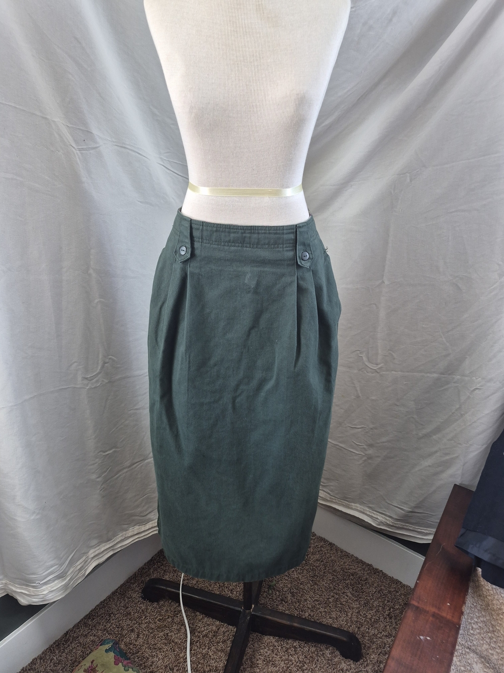 Classic High-Waist Green Pencil Skirt